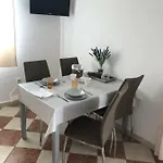 Angela Apartment *