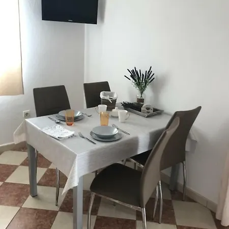 Angela Apartment *